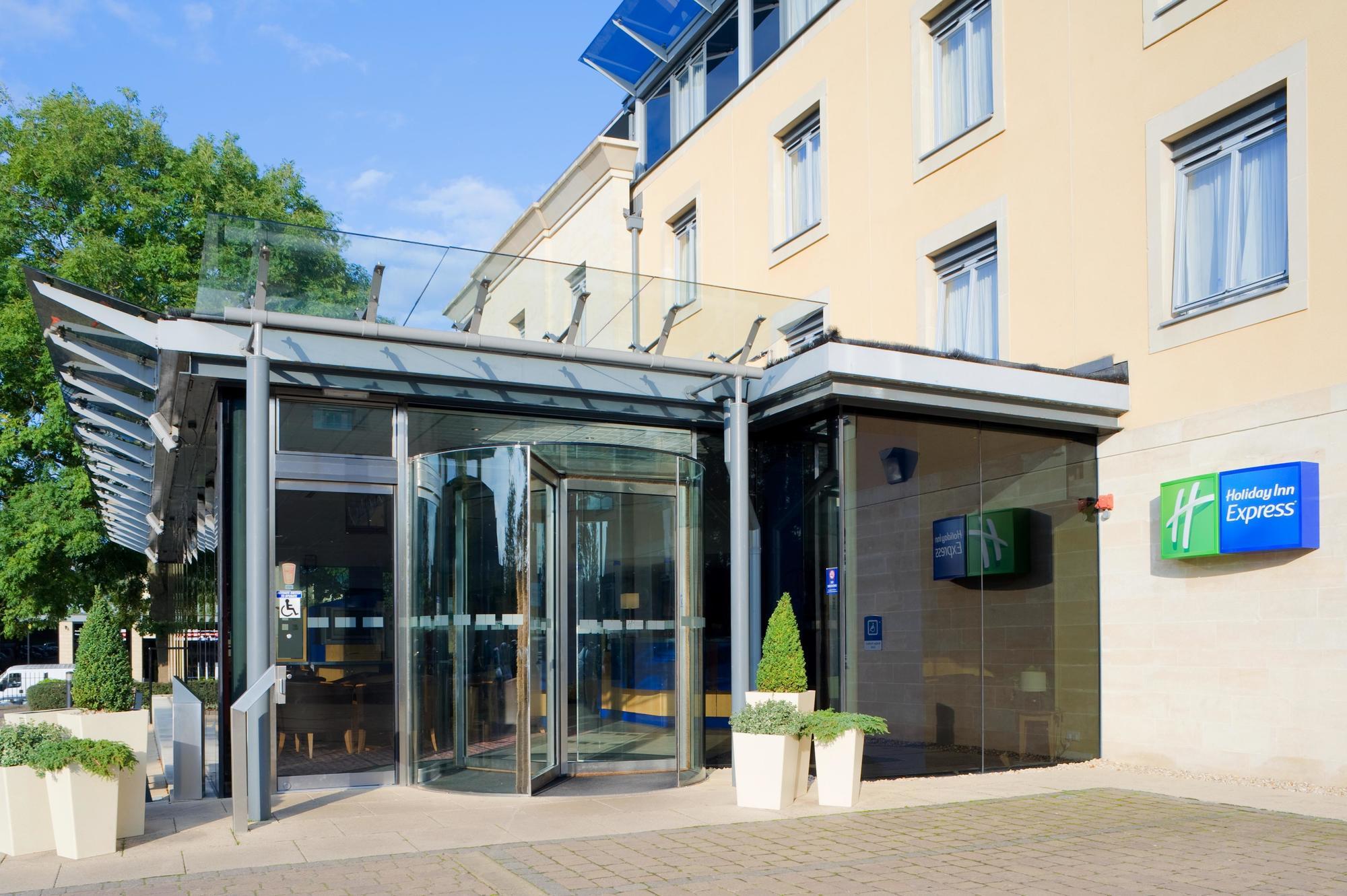 Holiday Inn Express Bath, An Ihg Hotel Exterior foto